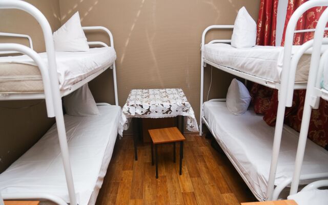 Хостел HotelHot Красносельская комната для гостей