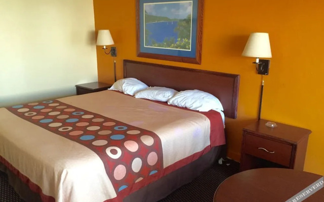 Super 8 Wildwood