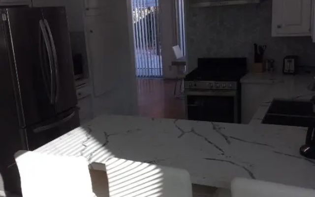 Modern Home close to Universal & Hollywood