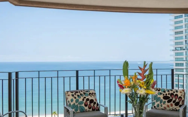 Ocean Front Condo 1 Bedroom 3 Beds 2 Bathrooms