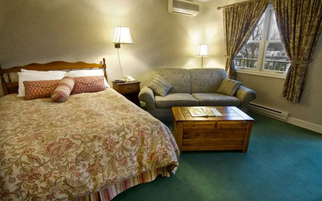 Lane's Privateer Inn