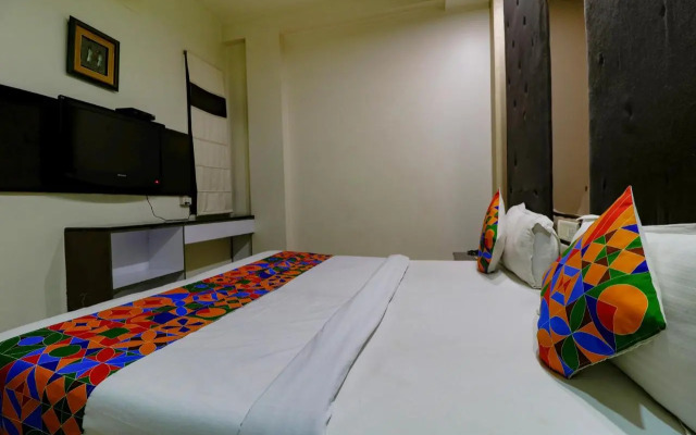 FabHotel Yug Villa