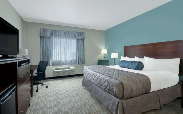 Baymont by Wyndham Minot