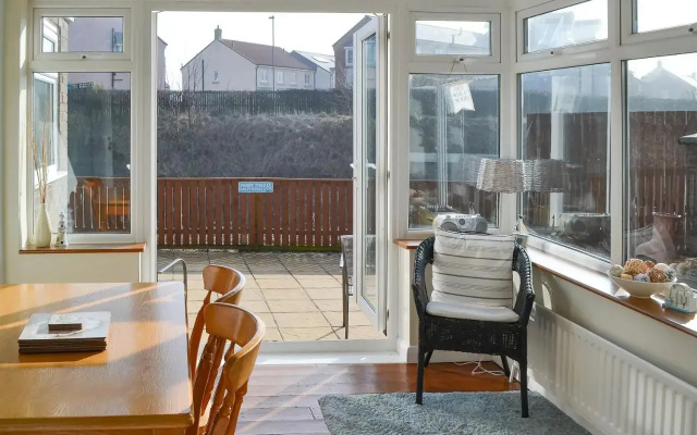 61 Longstone Close