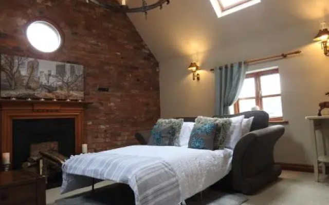 Pillory House Loft Apartment