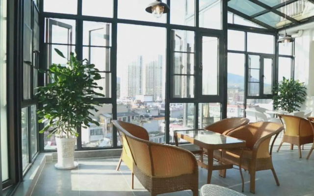 lanyi Hotel