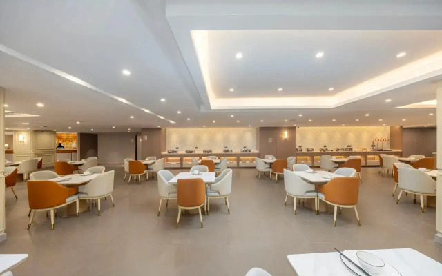 Отель Vienna Chengdu Chunxi Road IFS Branch