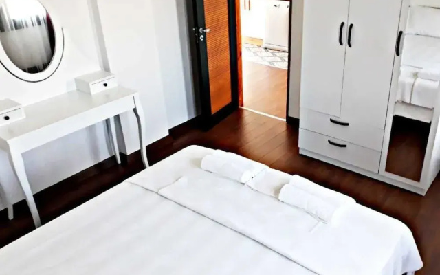 Karyada Hotel
