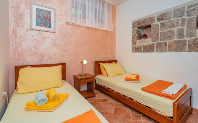 Apartment Bigovo Veljic-traste