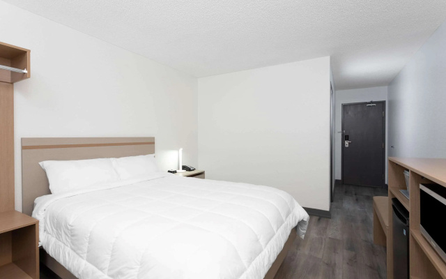 Travelodge by Wyndham Elkhart