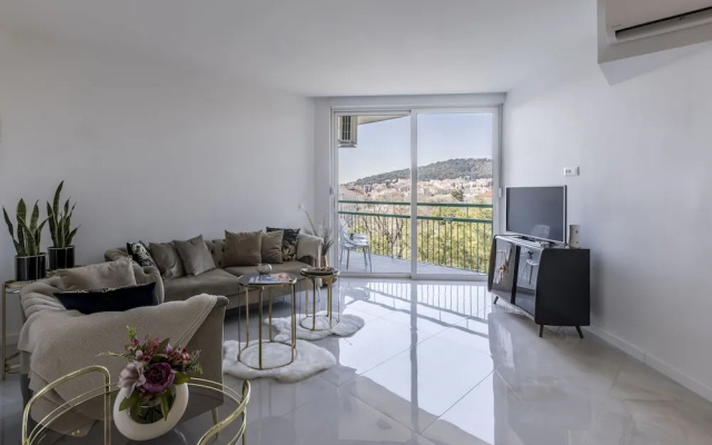 Carmen - 2 Bedroom Apartment - Downtown