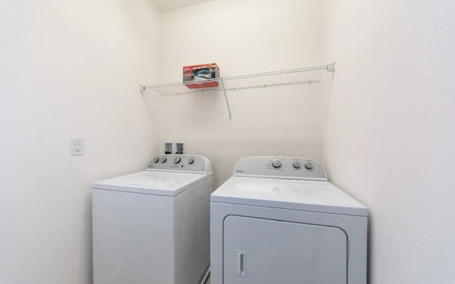 Private Beautiful Furnished ! 5 Bedroom Home