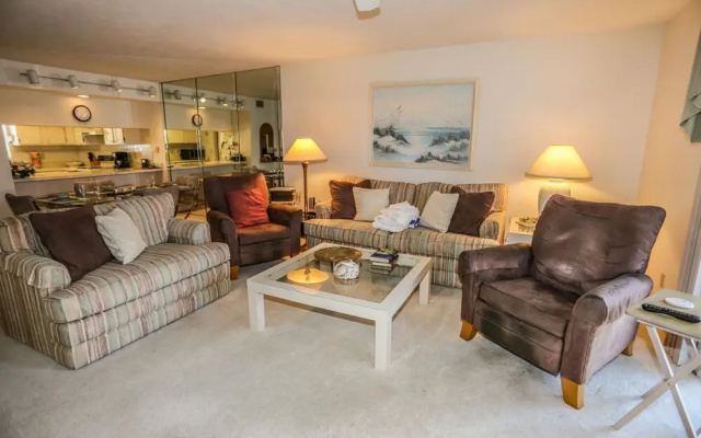 Royal Pelican 173 by Distinctive Beach Rentals