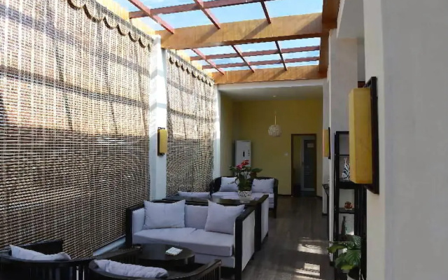 Lijiang Lashi Lake Retreat