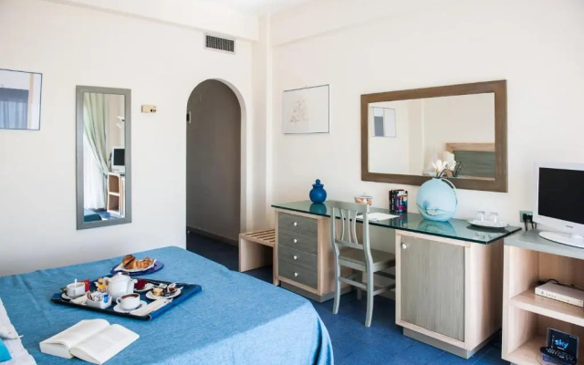 Summit Hotel