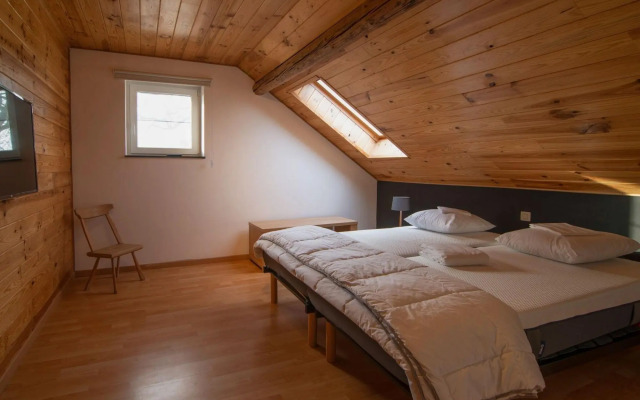 Very spacious house with sauna, spa and countryside views