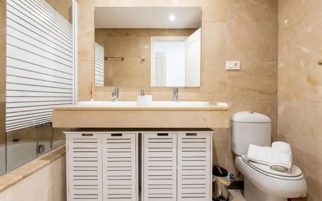 Cosy Apartment in Manilva With Shared Pool