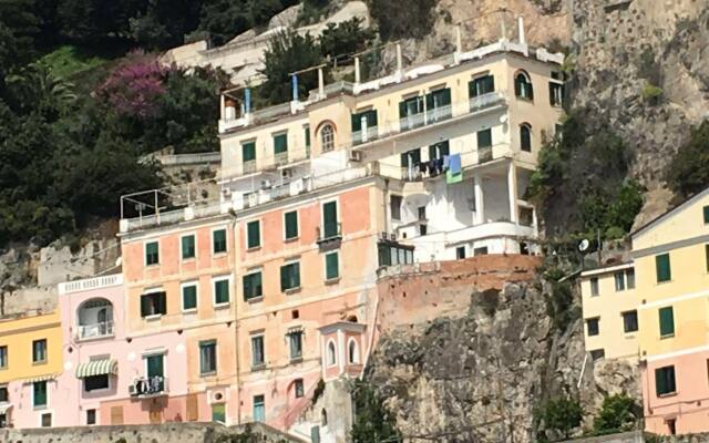Отель Amalfi Design Италия, Амальфи - отзывы, цены и фото номеров - забронировать отель Amalfi Design онлайн вид на фасад