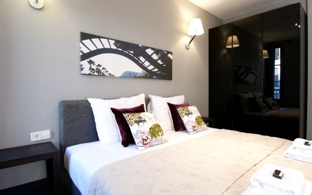 Paseo De Gracia Apartments