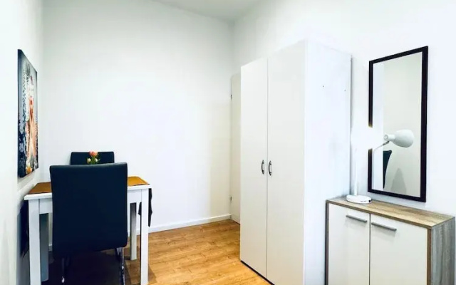 Lovely 4BR Apt Near Kaufpark Alterlaa