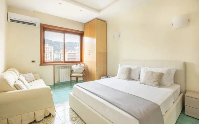 Family Home With Terrace & View In Sorrento Center
