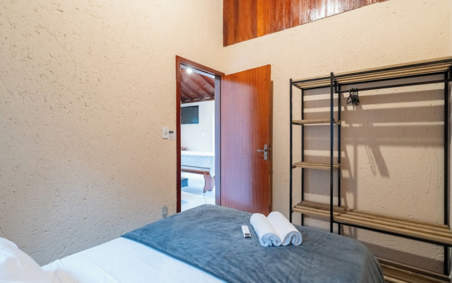 2-br House w/ Barbecue in Rio Tavares Mja0060