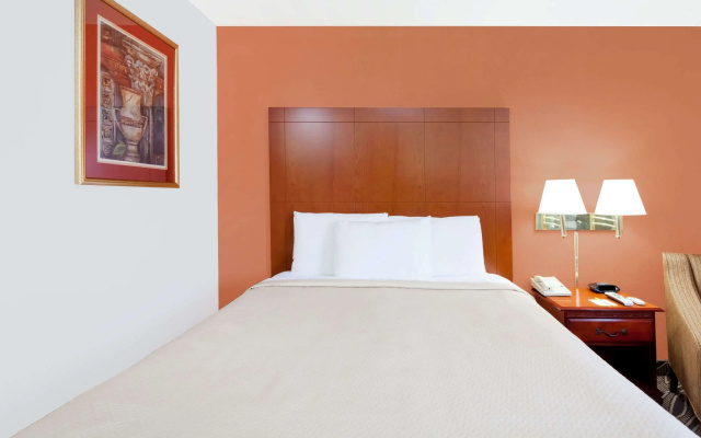 Days Inn by Wyndham Dyersburg
