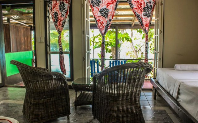 Va-i-moana Seaside Lodge