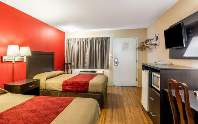 Econo Lodge East Staunton
