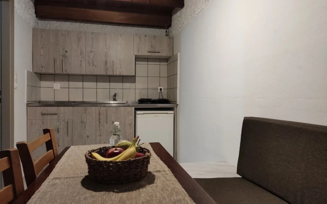 Almmos mezzanine apartments Kalamaki