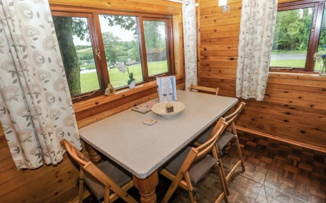 Oak Lodge