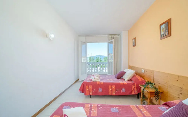 Terrace Apartment Near the Beach