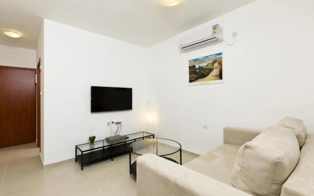 Home4Trip Bat Yam