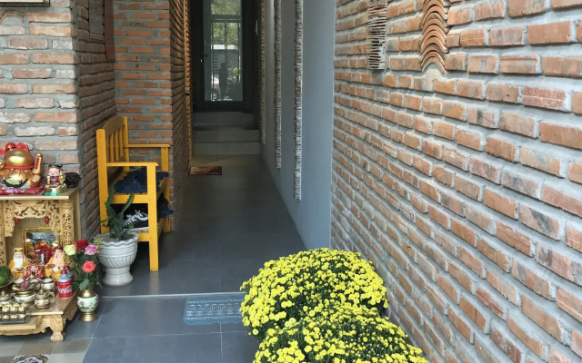 Ngoi House