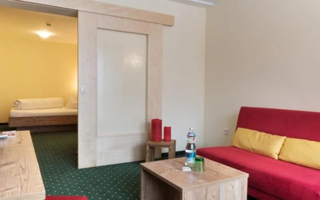 Waldcafe Hotel Restaurant