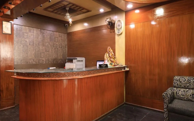 OYO Flagship 42122 Hotel Rahul