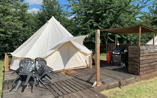 Oak Lodge Retreat - Glamping 2