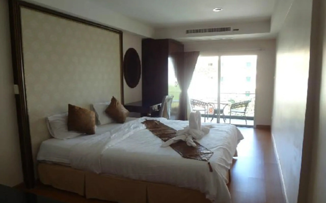 Maleez Lodge Hotel and Restaurant