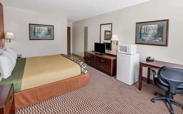 Super 8 by Wyndham Crystal Lake