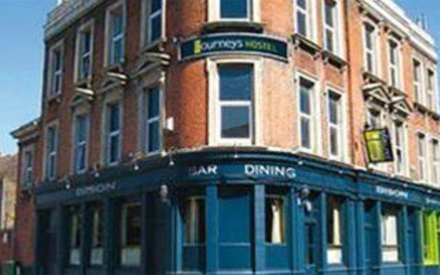 Отель Journeys London Bridge вид на фасад