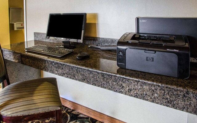 AmericInn by Wyndham Marshfield