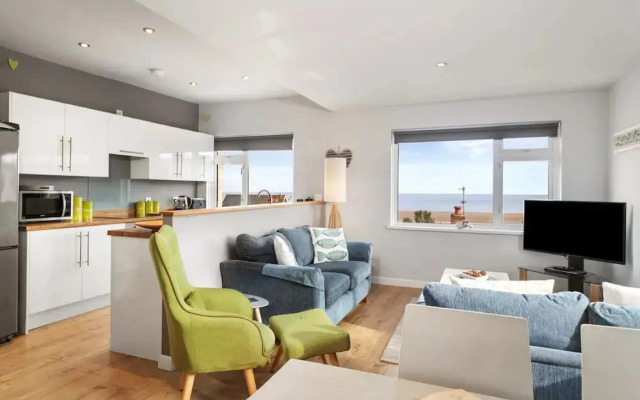 The Bay Apartment - Sea Views Village Centre