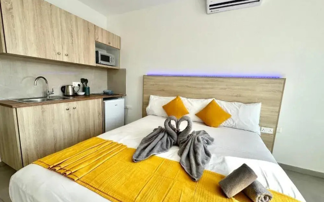 Sun Plaza Suites - Adults Only