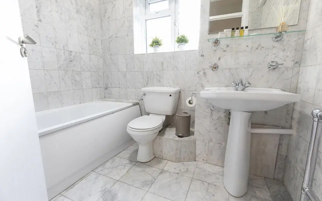 Imperial Suite in Swiss Cottage