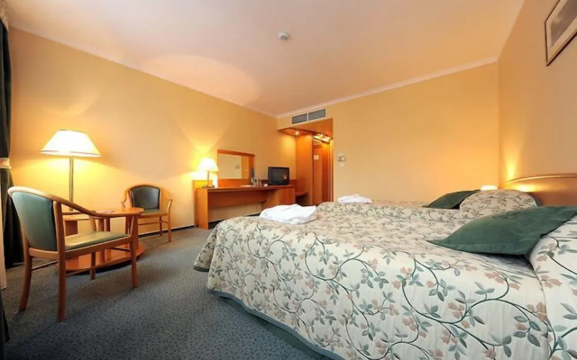 Green Hotel