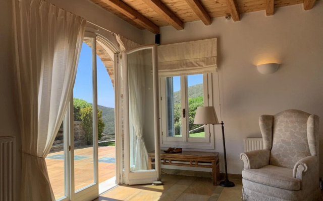 Dreamy Villa With Pool & Sea View in Andros, 4 Bedrooms