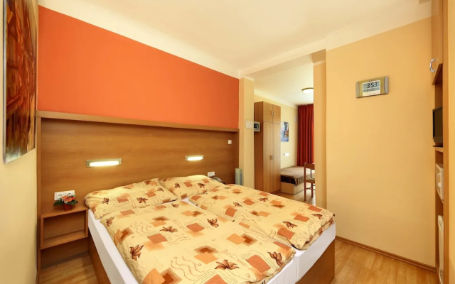 104667 -  Villa in Lloret de Mar
