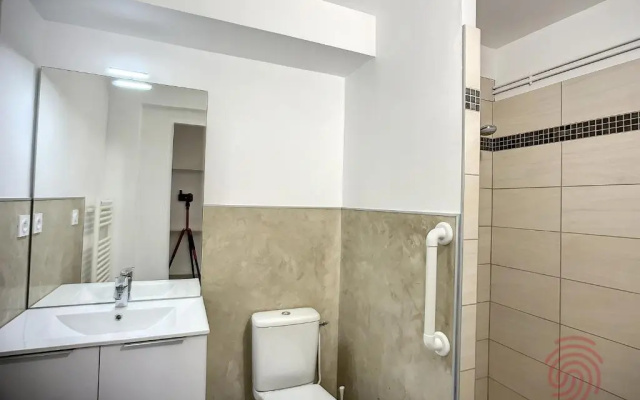 Appartement Lamalou-les-Bains, 1 pièce, 2 personnes - FR-1-451-56