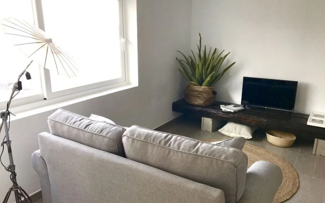 LSWhite Apartment