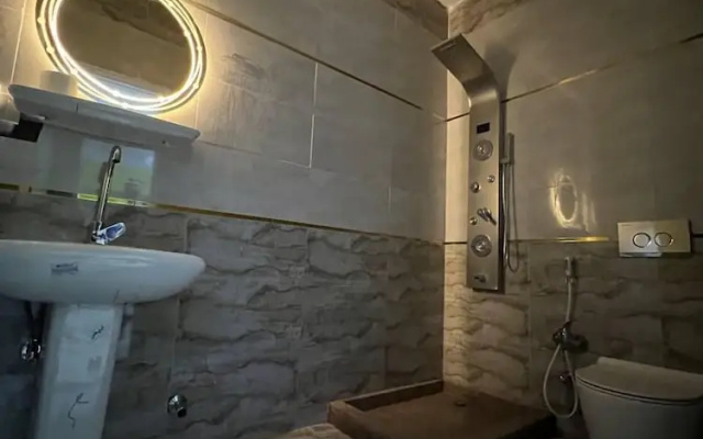 Lucky Hostel